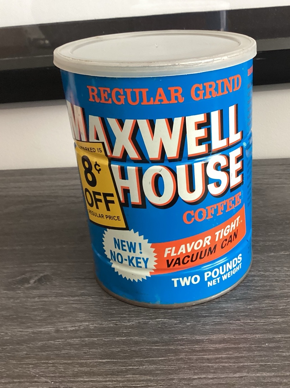 Vtg. Maxwell House Coffee tin.  Advertising Collection 2# “NO KEY” vacuum can.